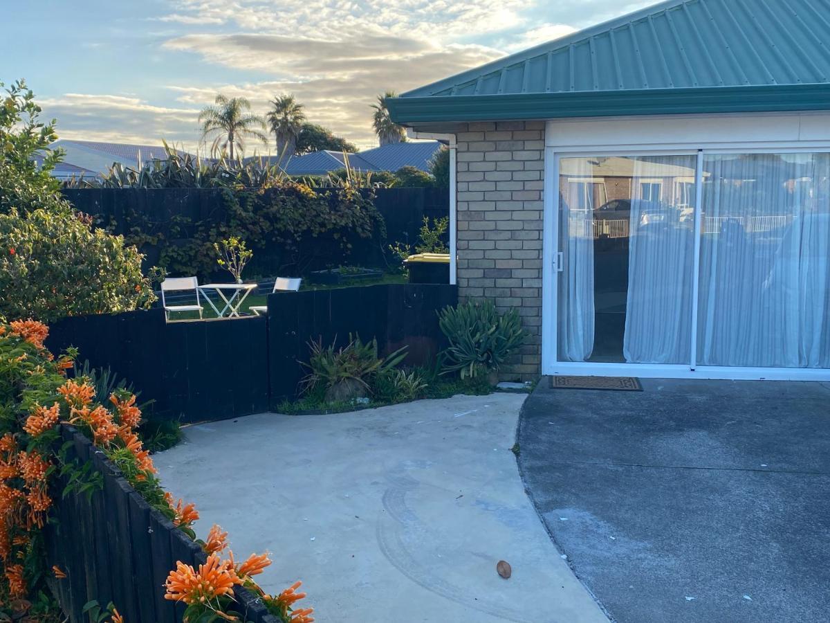 Papamoa Beach Studio Oasis Exterior photo